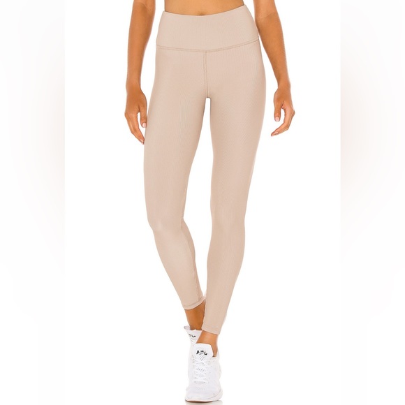 STRUT-THIS activewear set - Picture 4 of 5